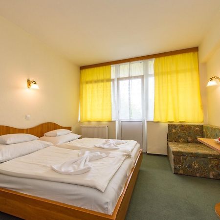 Hotel Nostra Siófok Exterior foto