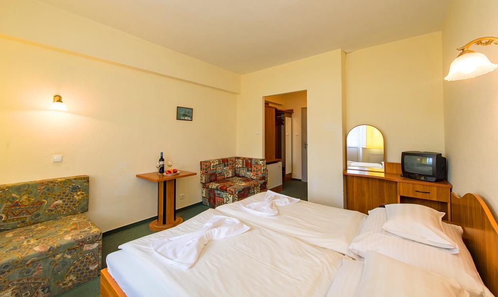 Hotel Nostra Siófok Exterior foto
